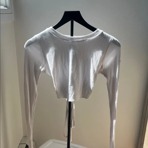 All White Long Sleeve Open Back Top - Picture 2 of 4